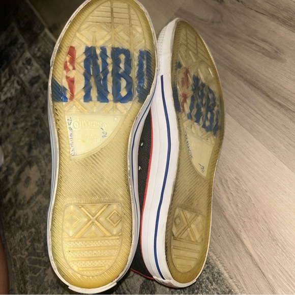 chicago bulls Black and Red High-Top converse Sneakers - Picture 6 of 8